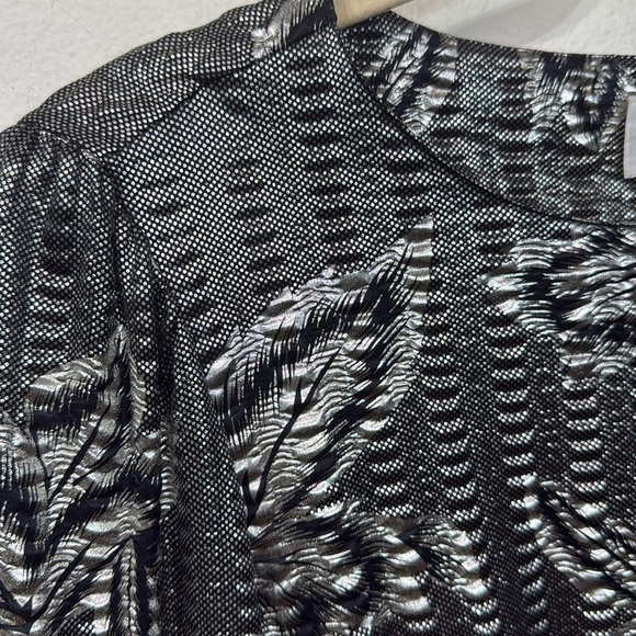 (A3)JUDY BOND PETITE,Vintage light sweater,Sz 4P
Black Golden Silver Long Sleeve - Picture 2 of 11